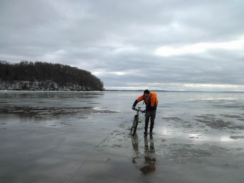 Участок с глубокой лужей и рыхлым дном