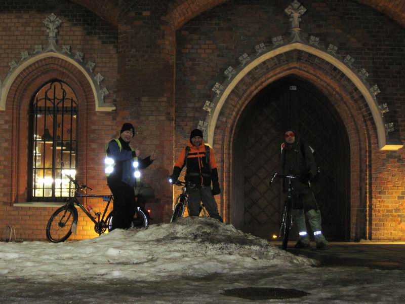 Финиш. Все, кто выжил: Сергей Мезенов, Игорь Васюшкин, Дмитрий Пасека