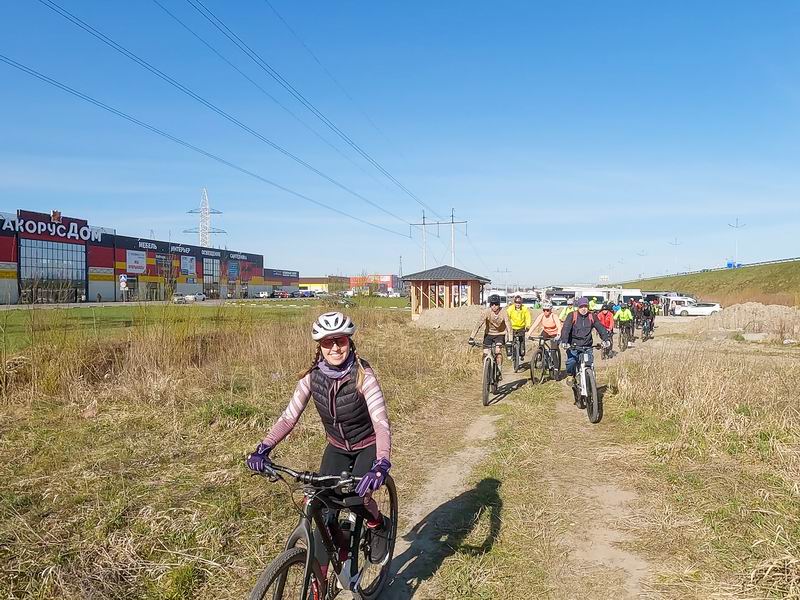 Секретная грунтовка от Акоруса, которую с дороги не видно.