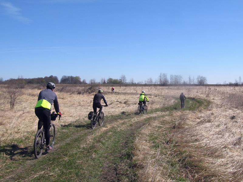 Участок по краю поля.