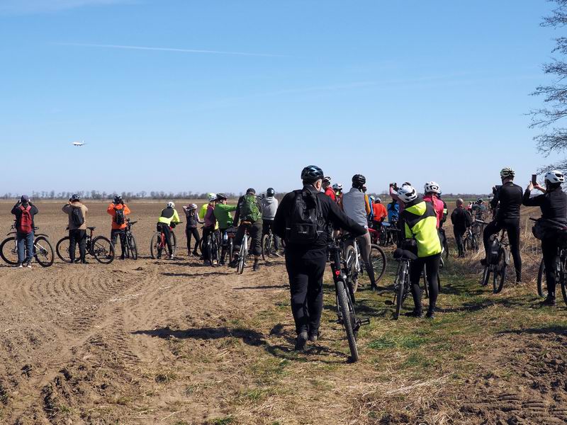 Идёт на посадку.