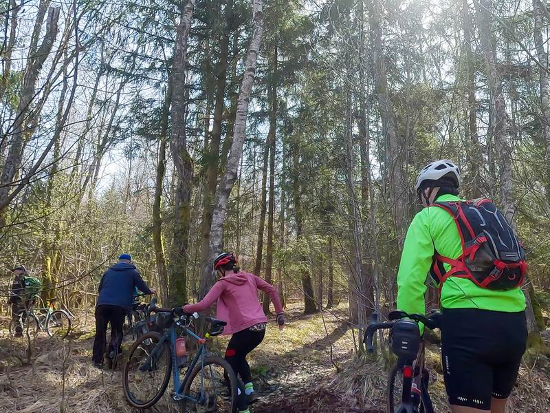 Выходим обратно тем же путём, другого выхода мы не нашли.