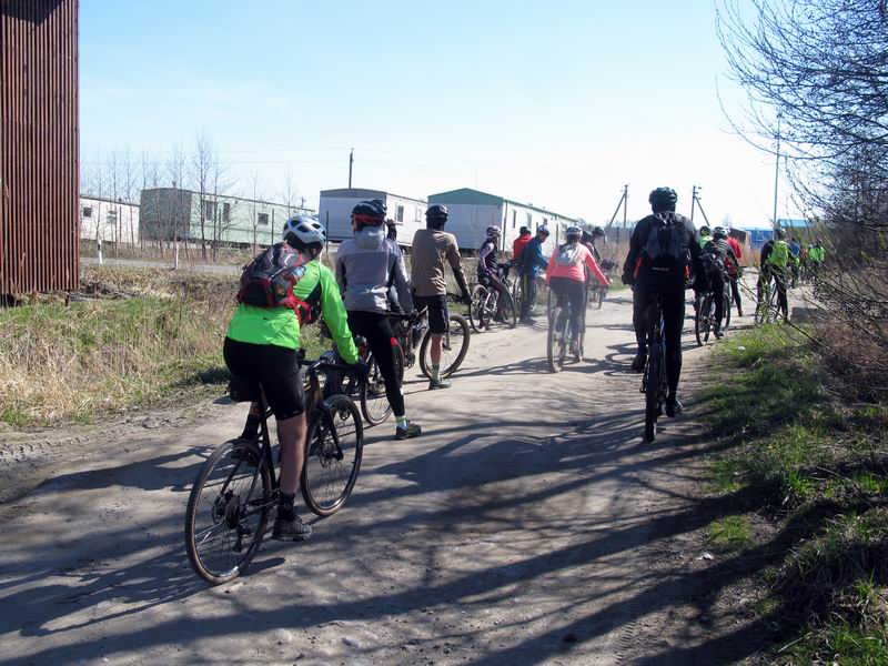 Свернули в Рощино.