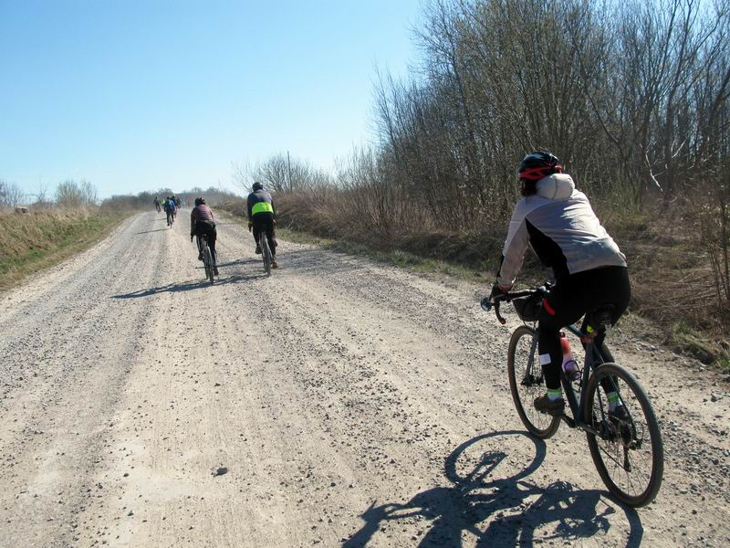Неприятный участок для гравийников с крупным щебнем.