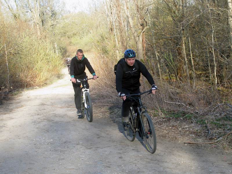 Андрей Васькин и Игорь Григоров на грунтовке в Люблино.