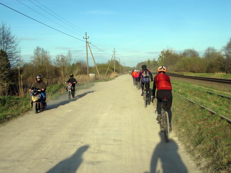 Улица Железнодорожная вдоль естественно ж.д в Новом Люблино.