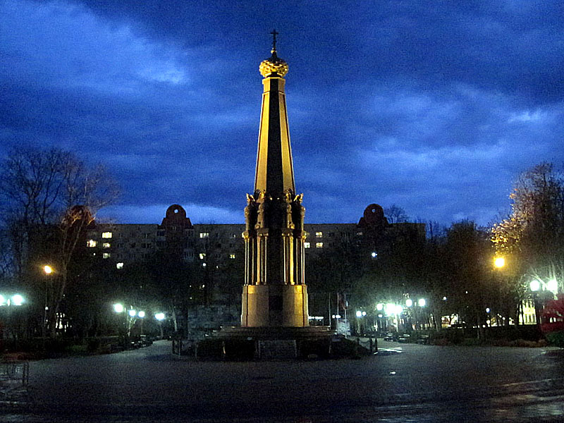 Памятник героям Отечественной войны 1812 года