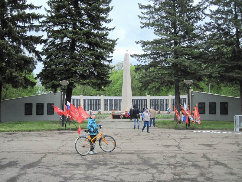 Заехали на мемориал павшим воинам в Черняховске