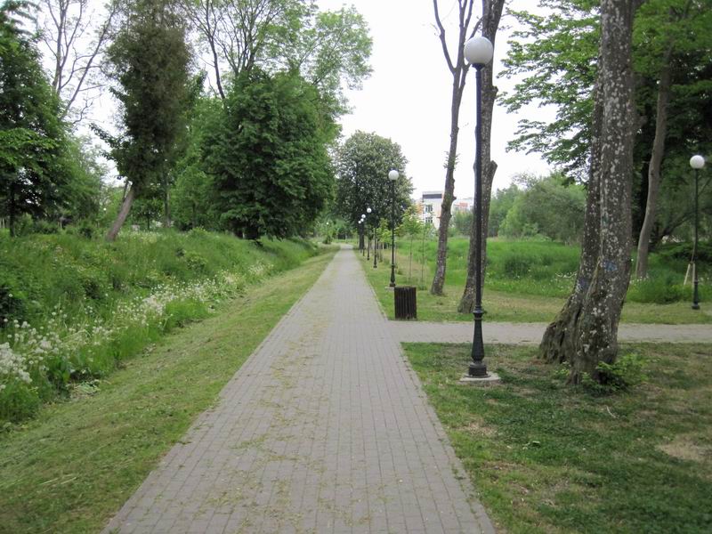 Через Городской парк Полесска